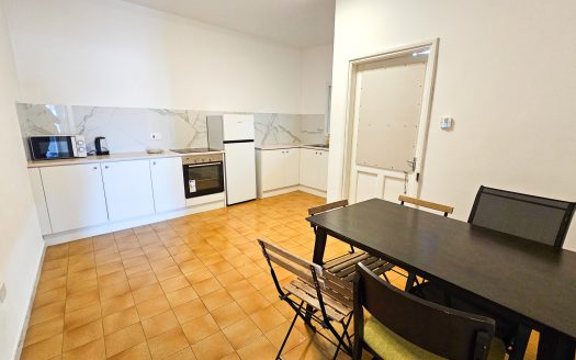 Downtown Rooms, 200m from Marina Beach