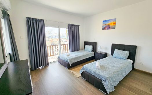 Downtown Rooms, 200m from Marina Beach