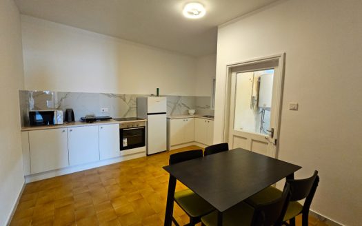 Downtown Rooms, 200m from Marina Beach